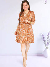 VESTIDO CORTO 2 CAPAS ESTAMPADO CAMELLO