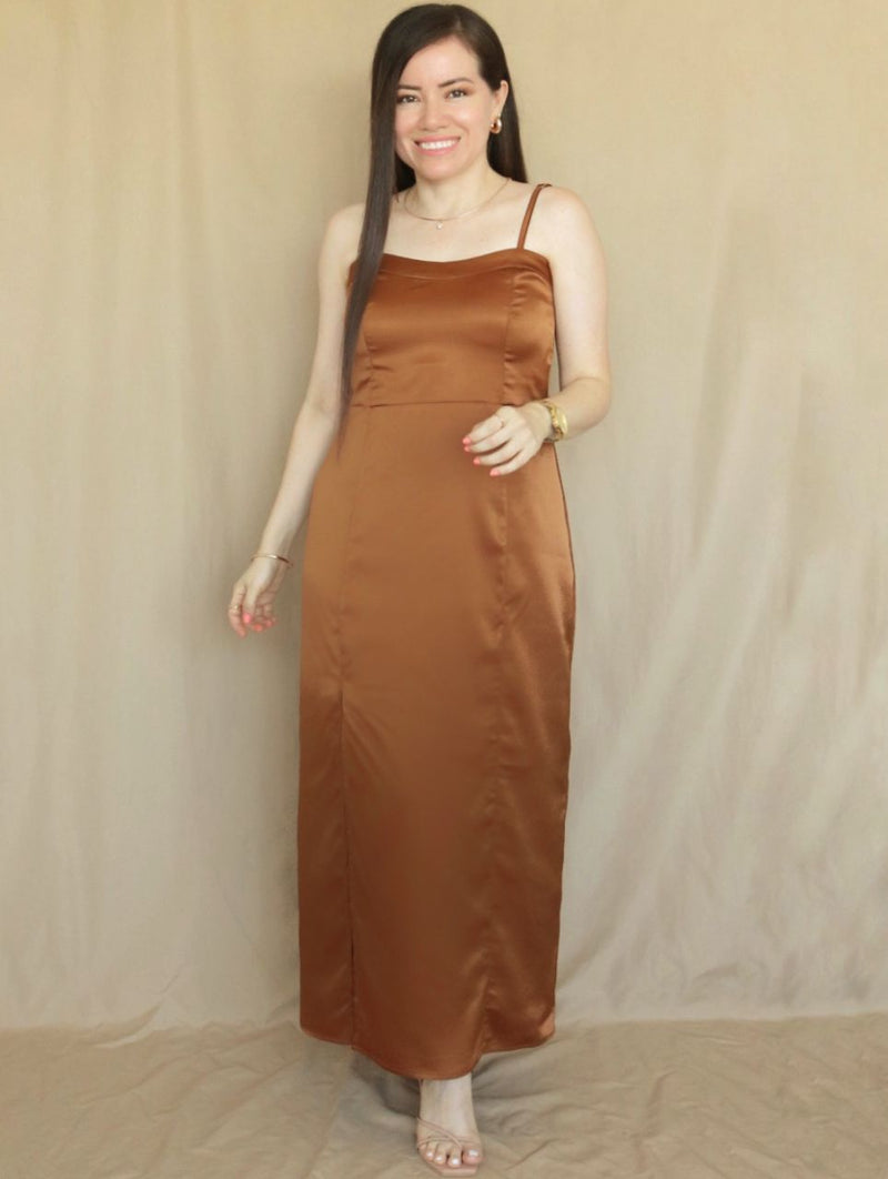 MAXIVESTIDO TIRAS ESPALDA MULTIAGUJA TOFFEE ENTERO