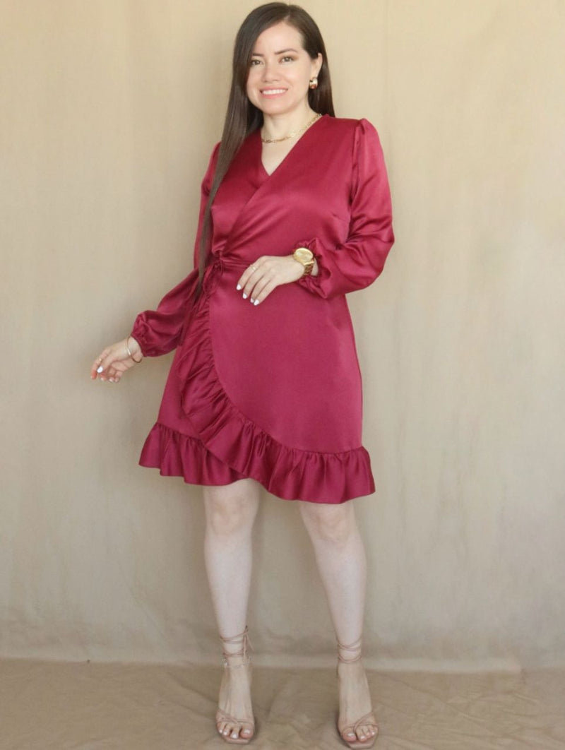 VESTIDO CORTO ENVOLVENTE CON VUELOS GUINDA ENTERO
