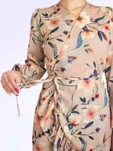 VESTIDO CORTO ENVOLVENTE CON VUELOS ESTAMPADO BEIGE