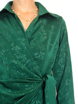 VESTIDO CORTO CRUZADO CON AMARRE VERDE